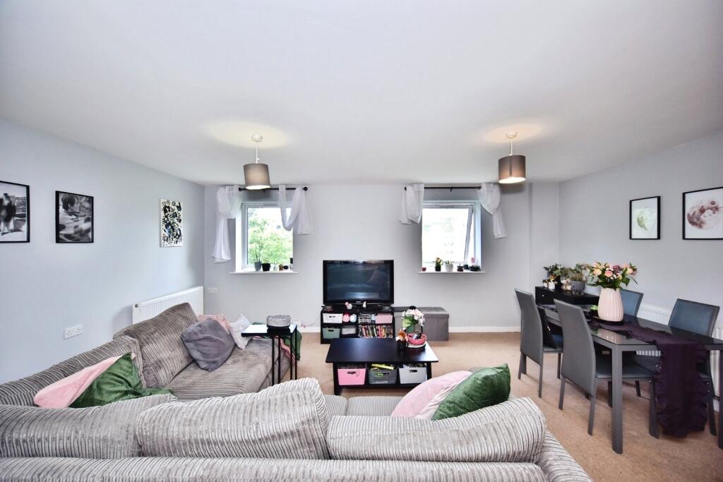 Apartment in Maidstone, Tovil - More