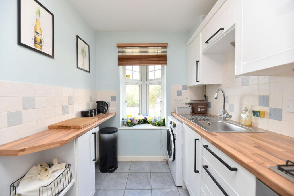 House in Biggleswade, Central Bedfordshire - View 3