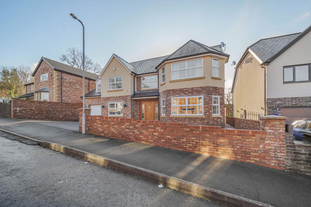 Main image of property: Nant Celyn, Crynant, Neath, SA10 8PZ