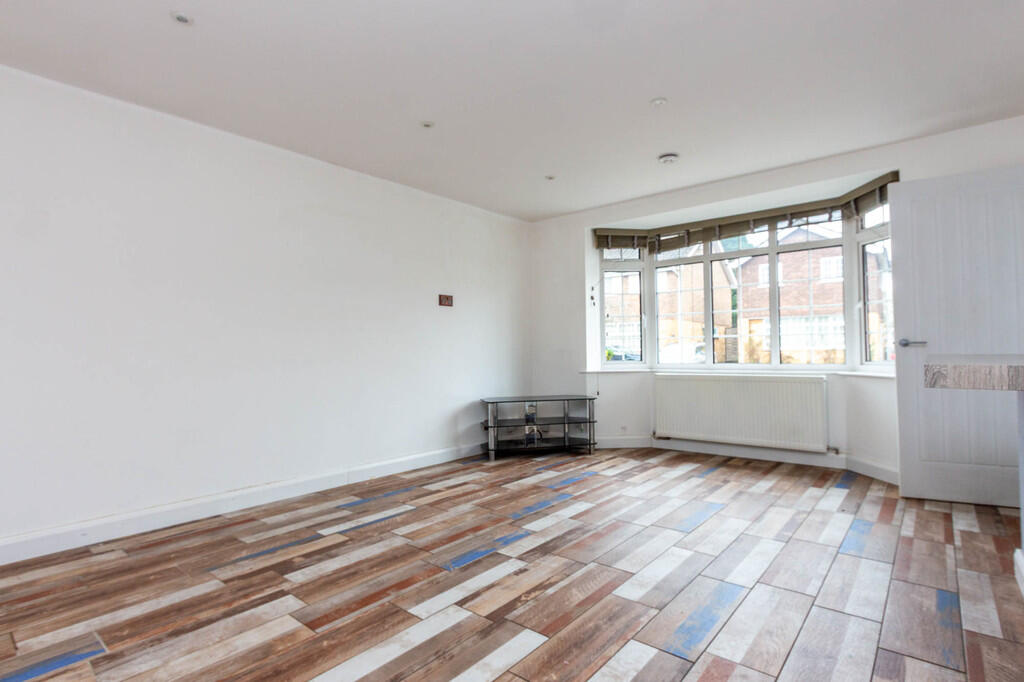 House in Higham Ferrers, North Northamptonshire - More