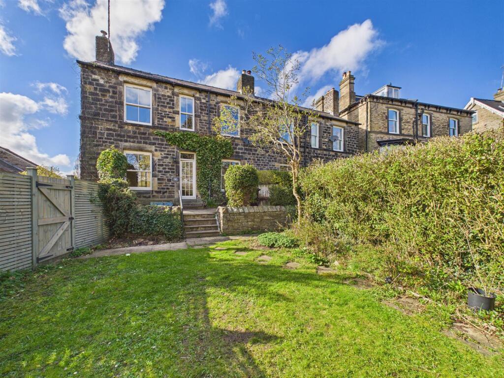 Main image of property: Honey Bee Cottage, 85 Brookhouse Hill, Fulwood, Sheffield, S10 3TE