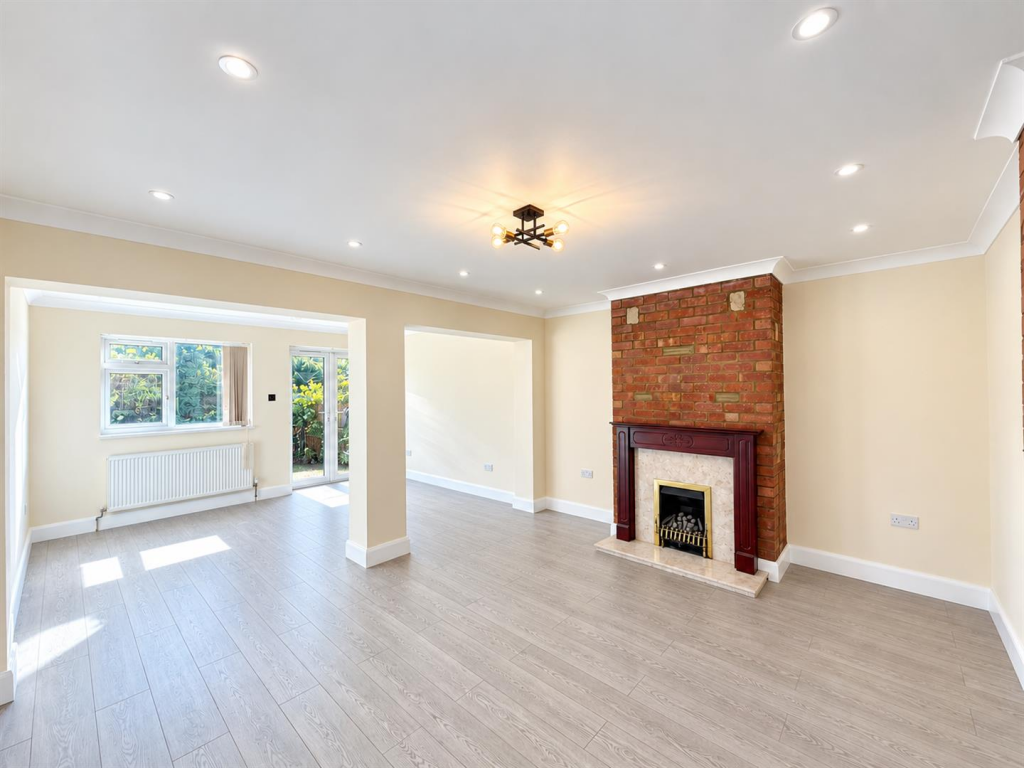 House in Twickenham - View 2
