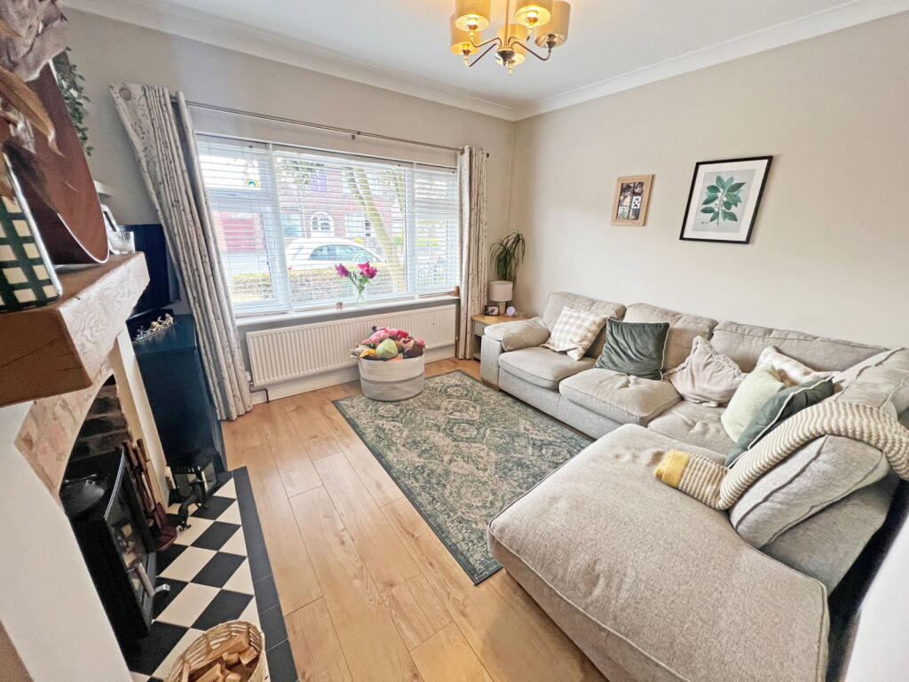 House in North West Leicestershire, Hugglescote and Donington le Heath - View 3