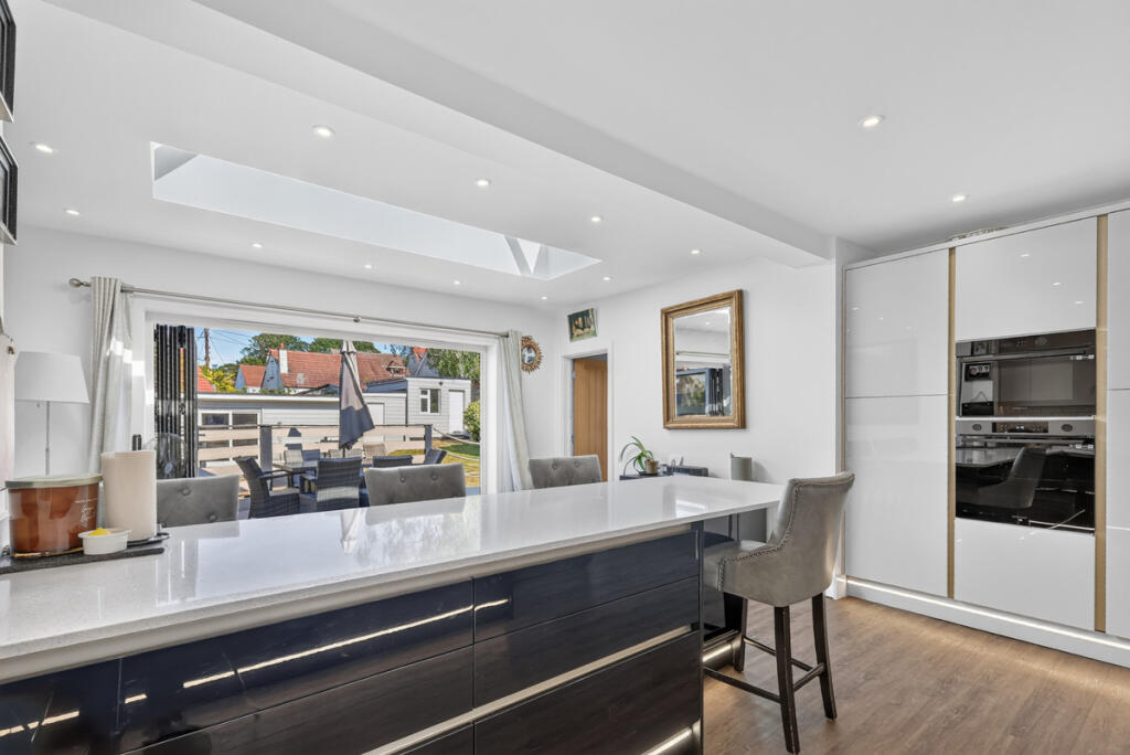 House in Southend-on-Sea - View 5