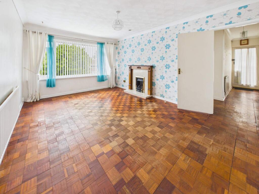 Apartment in Cardiff, Rhiwbina - View 2