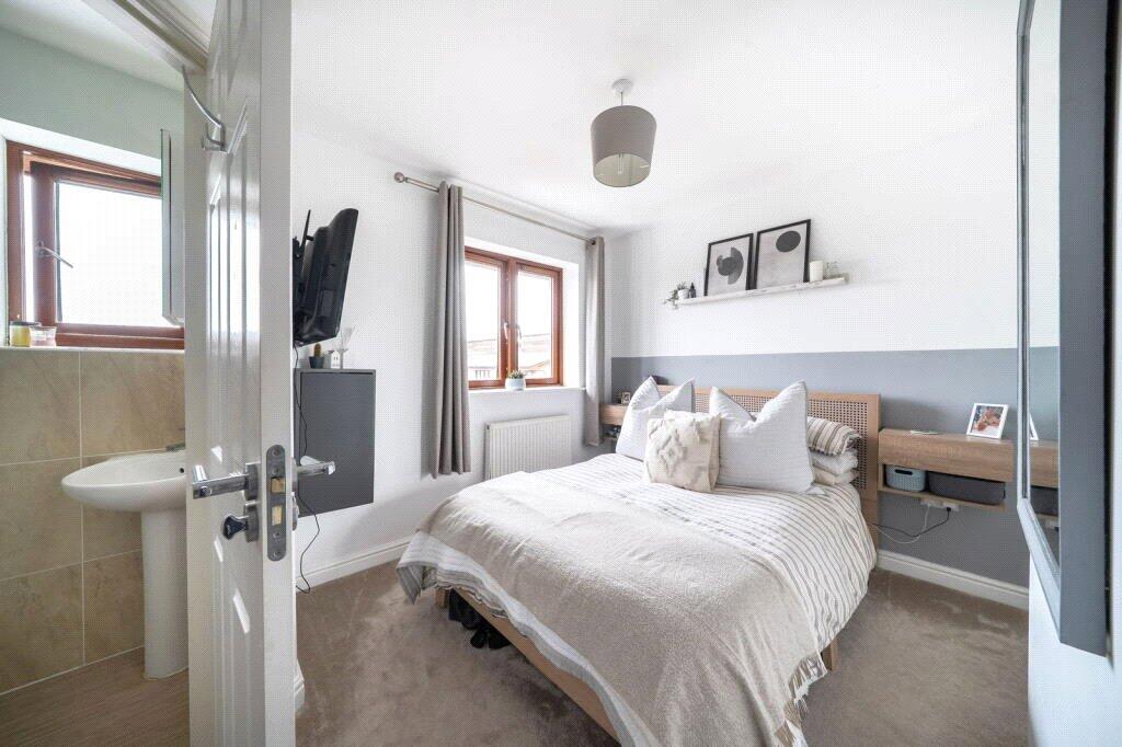 House in Basingstoke and Deane, Overton - View 4