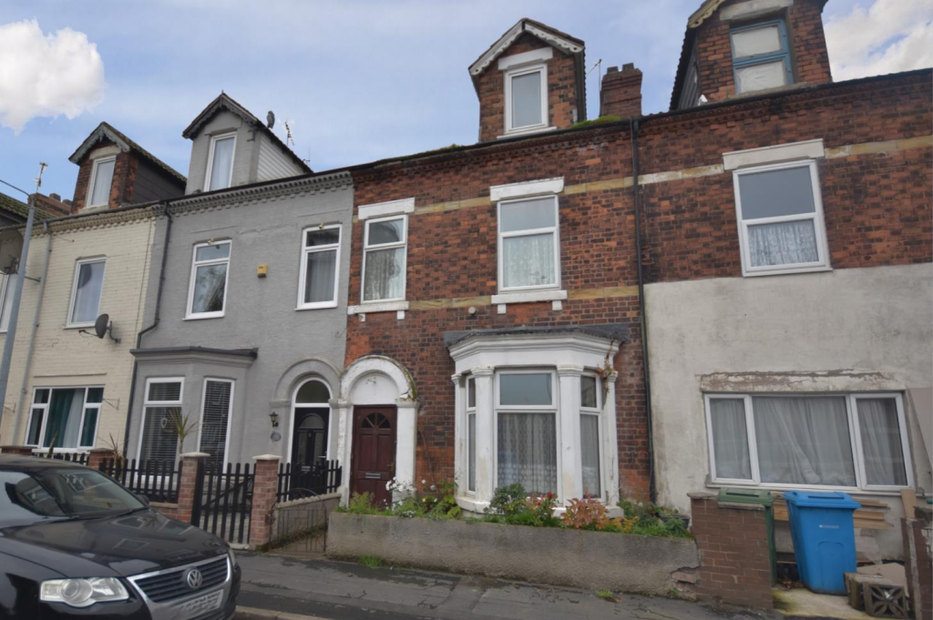 5-bed terraced on Jefferson Street, Goole, £85,000