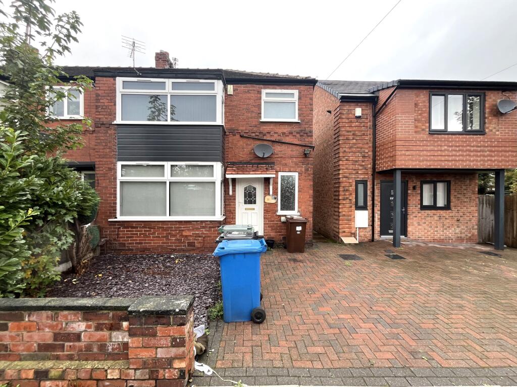 Main image of property: Lancaster Avenue, Manchester, Whitefield, M45
