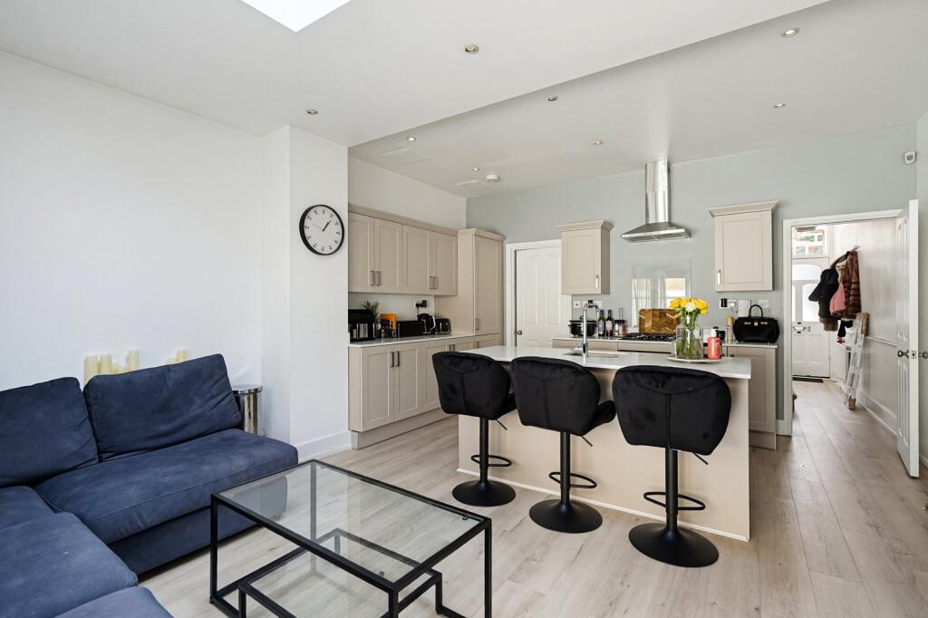 House in London - View 4