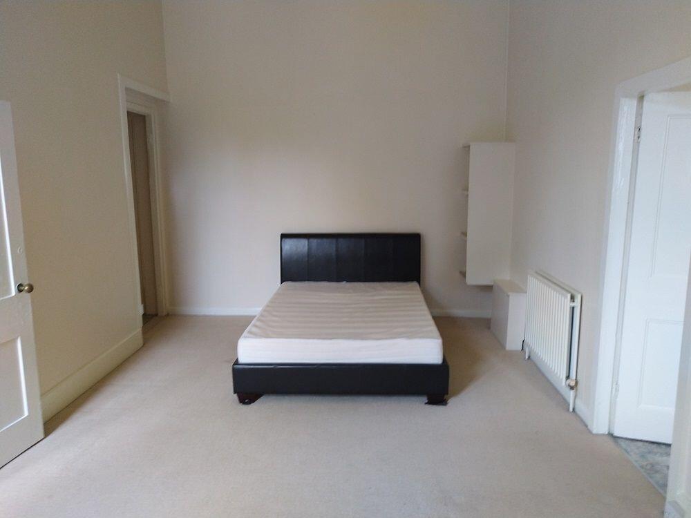 Apartment in Sandhurst - View 3