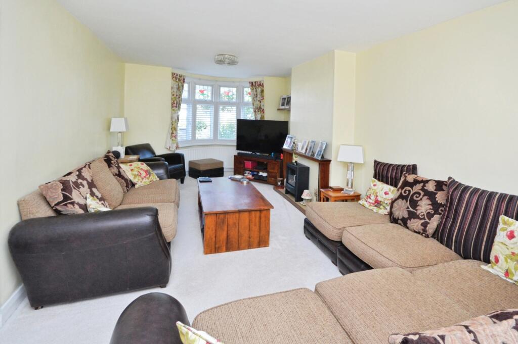 Hanworth Road, Whitton, Hounslow, TW4 photo 2