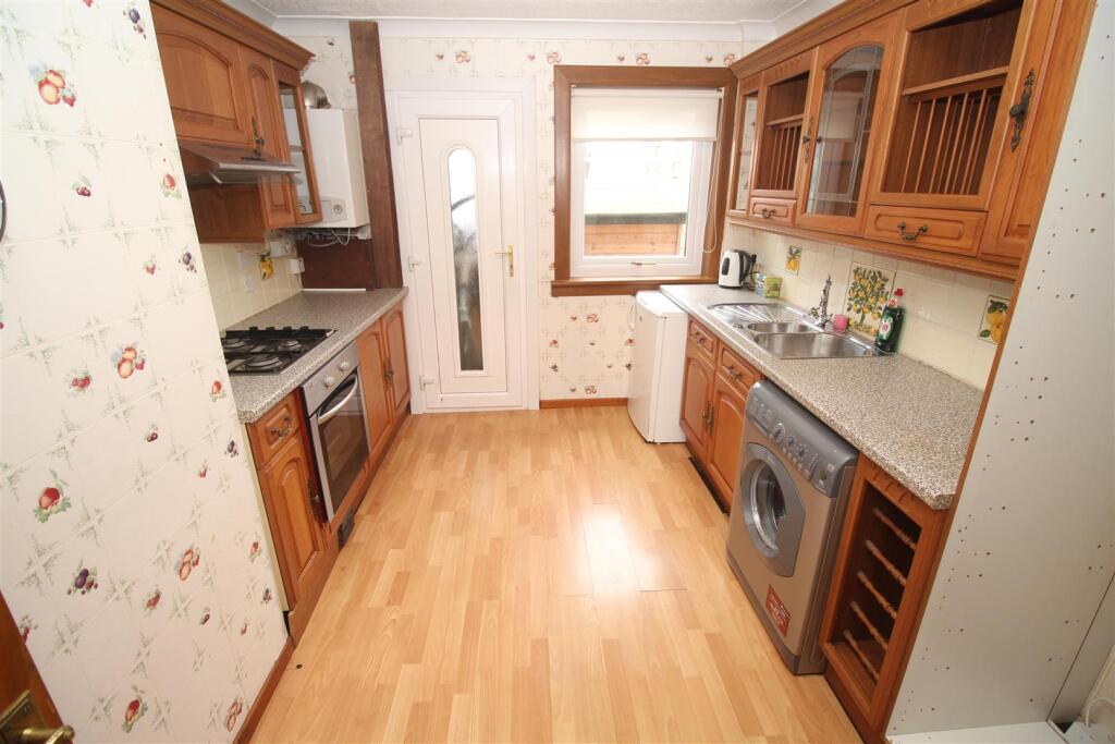 House in Greenock, Cartsdyke - View 4