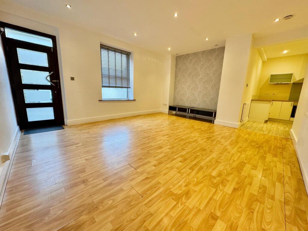Apartment in Blackburn - View 2