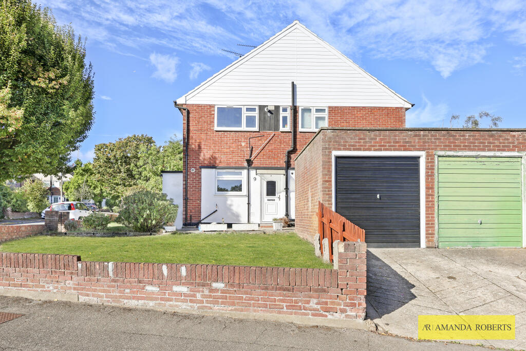 Apartment in Ilford - View 2