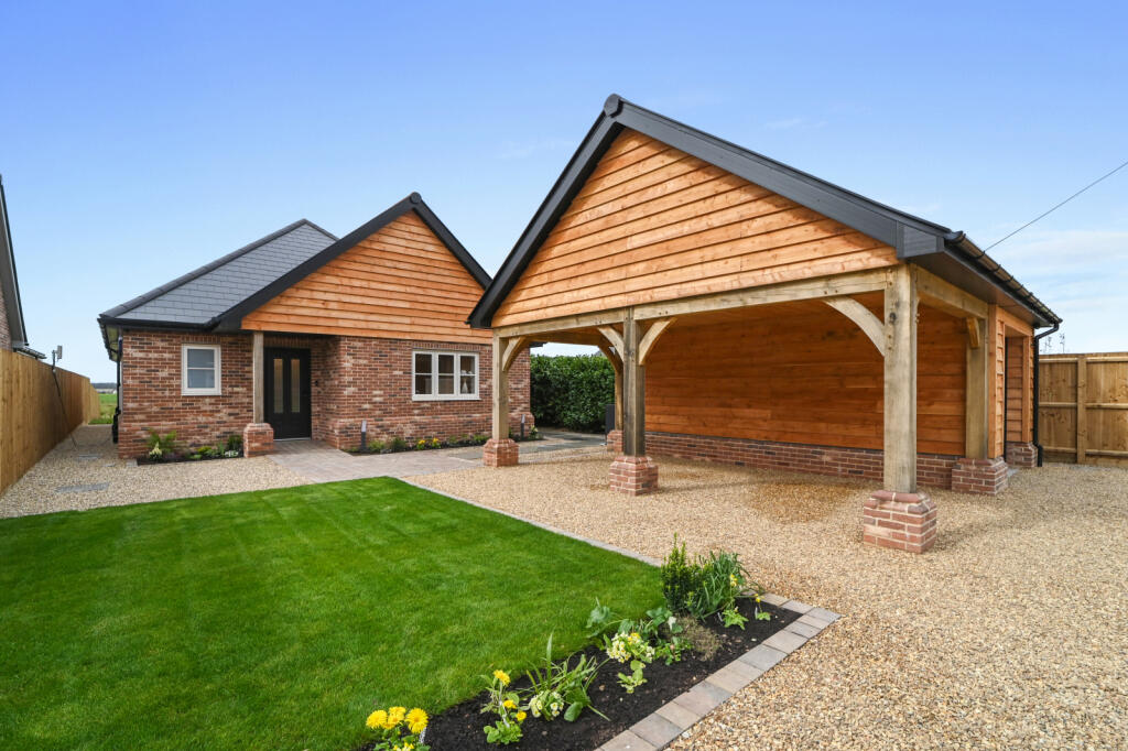 Main image of property: Cornflower Cottage, Colchester Road, CO16