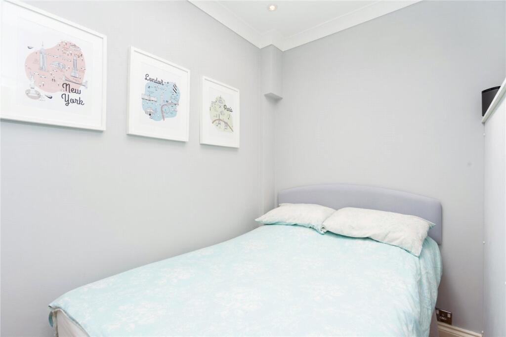 Apartment in London - More
