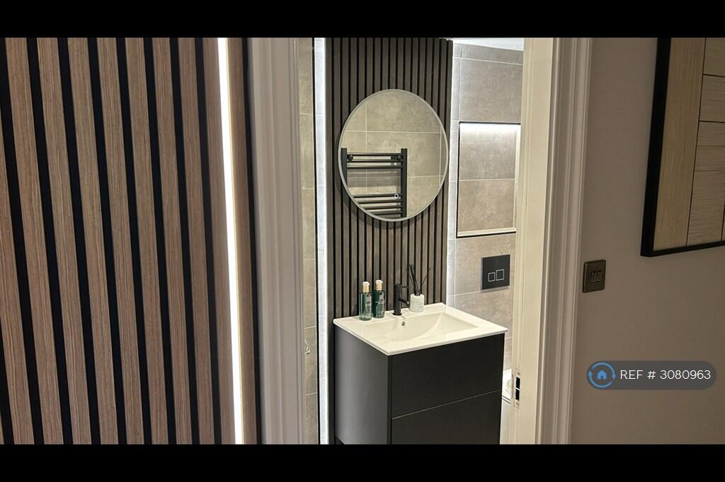 Apartment in Liverpool - View 5