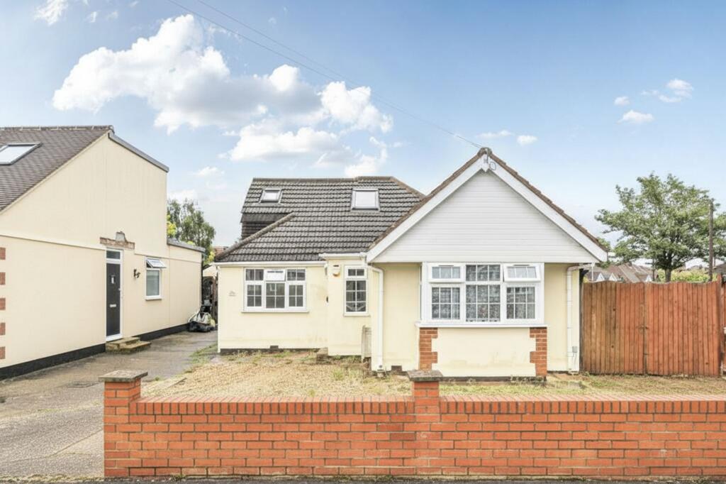 Main image of property: Herlwyn Avenue, Ruislip, HA4