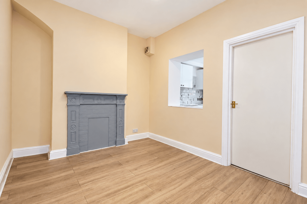 House in London - View 3