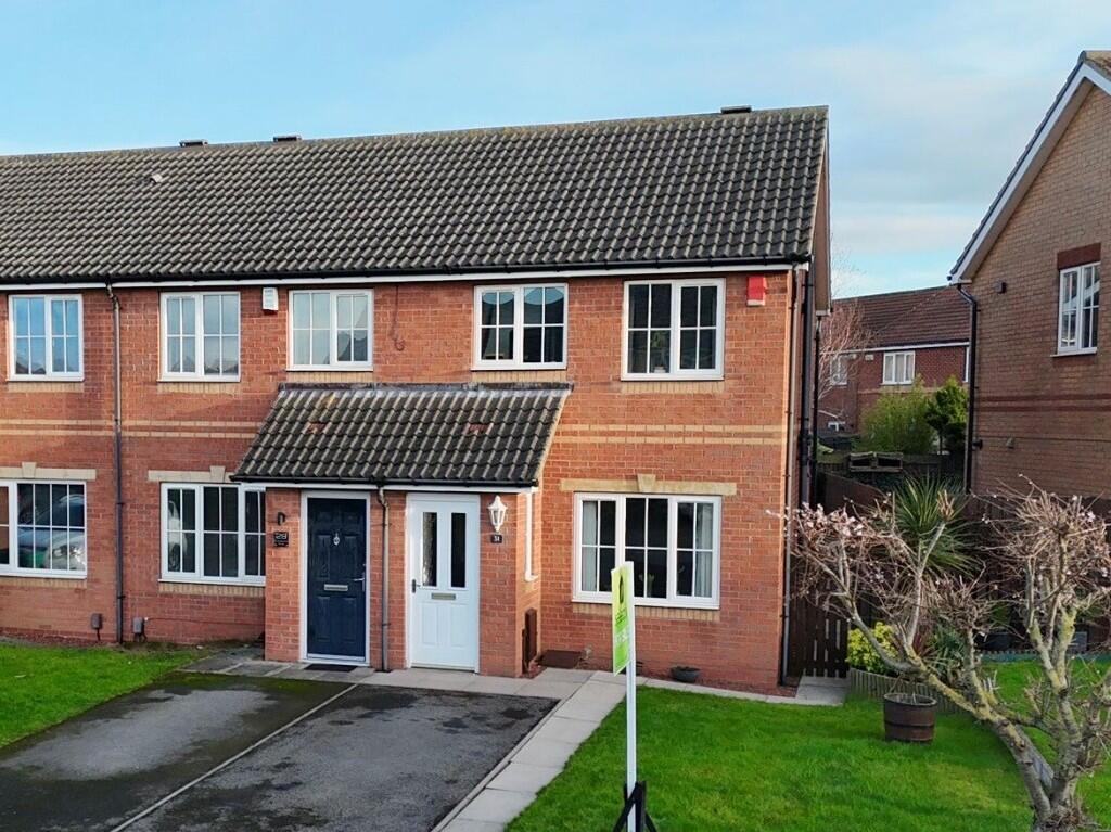 2-bed semi-detached on Cranbourne Drive, Mickledales, Redcar, North Yorkshire, TS10, £160,000