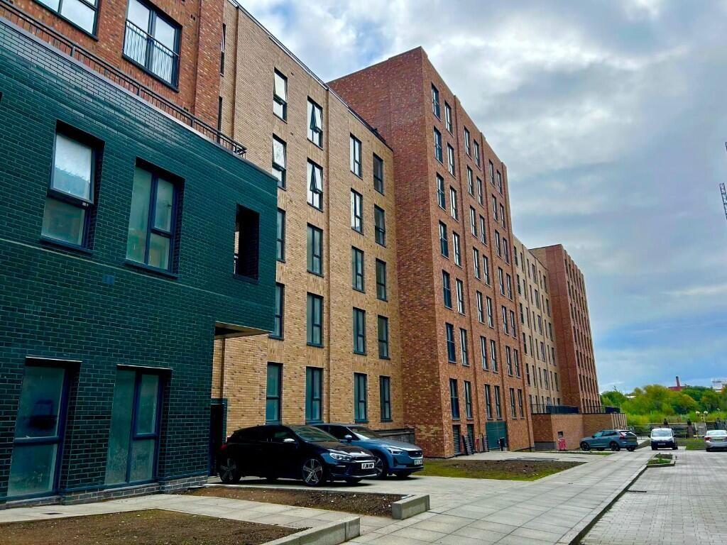 Main image of property: Bridgewater Wharf, M5 3WH