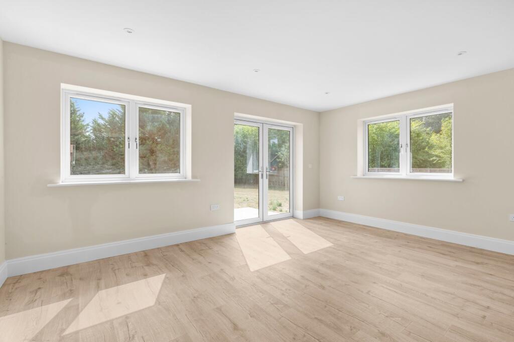 House in Hemel Hempstead - More