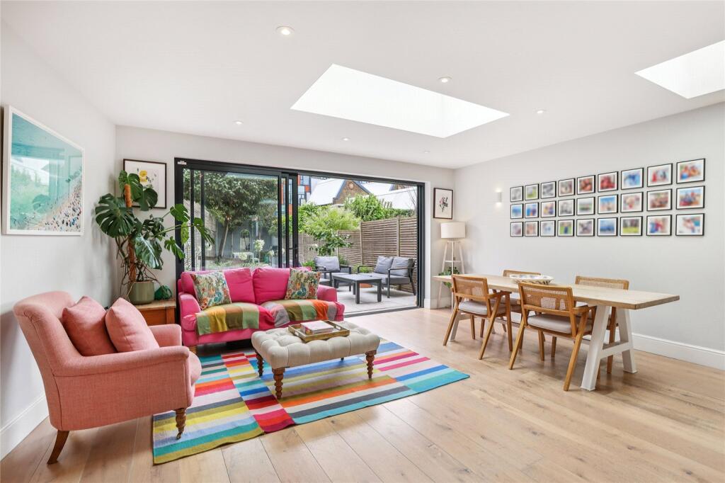 House in London - View 3