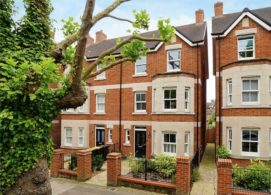 5-bed semi-detached on Warwick Avenue | Bedford | Beds | MK40 | refitted kitchen, £525,000