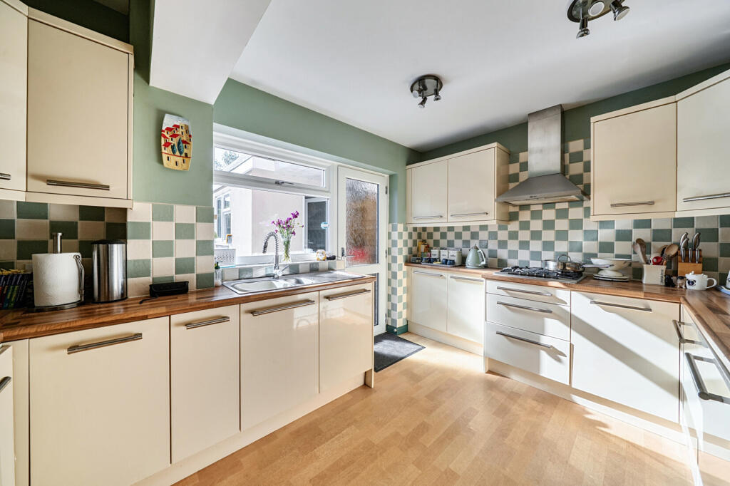 House in Guildford - View 2