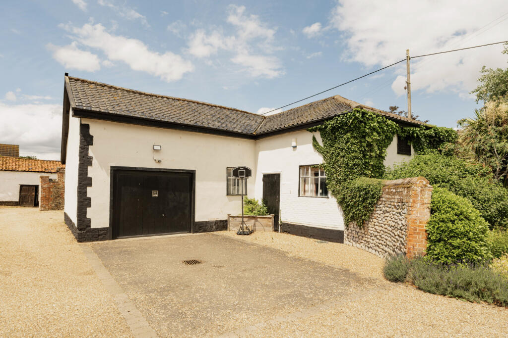Watton Road, Shropham, Attleborough, Norfolk, NR17 - View 3