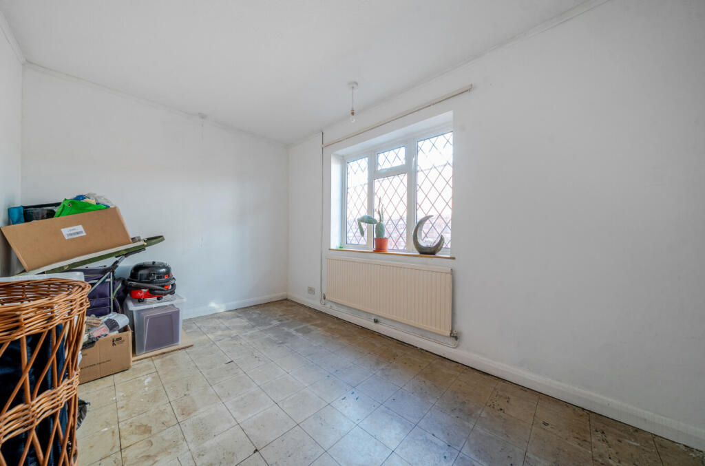 House in Surrey Heath, Surrey - View 5