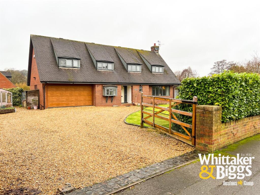4-bed detached on Stanley Moss Lane, Stockton Brook, ST9 9LH, £650,000