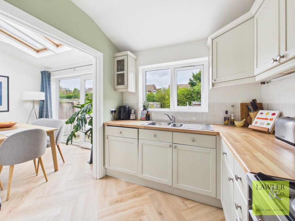 House in Stockport, Heaviley, Woodsmoor - More