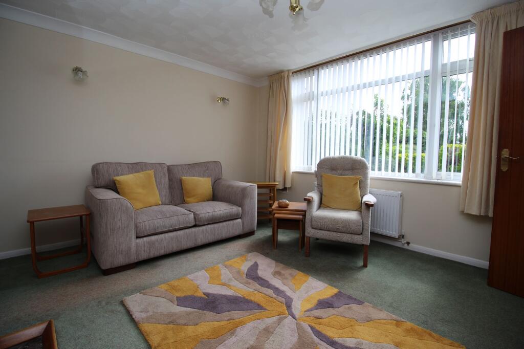 House in Eastleigh, Fair Oak and Horton Heath - More
