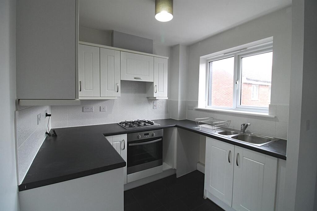 Apartment in West Suffolk, Red Lodge - View 3