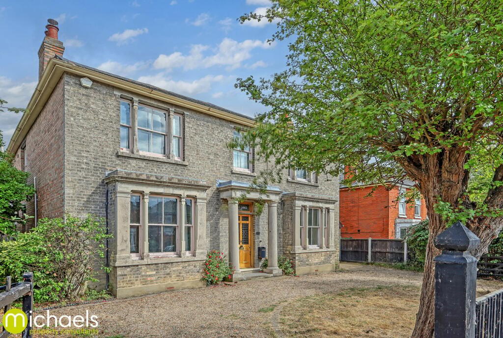 5-bed detached on Ladysmith Avenue, Brightlingsea, Colchester, CO7, £550,000