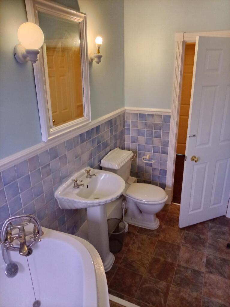 Apartment in Calderdale, Well Head, Savile Park - More