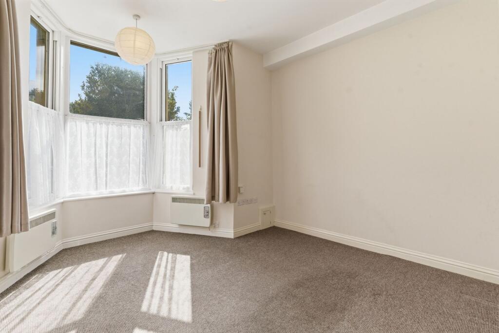 Apartment in Bristol - More