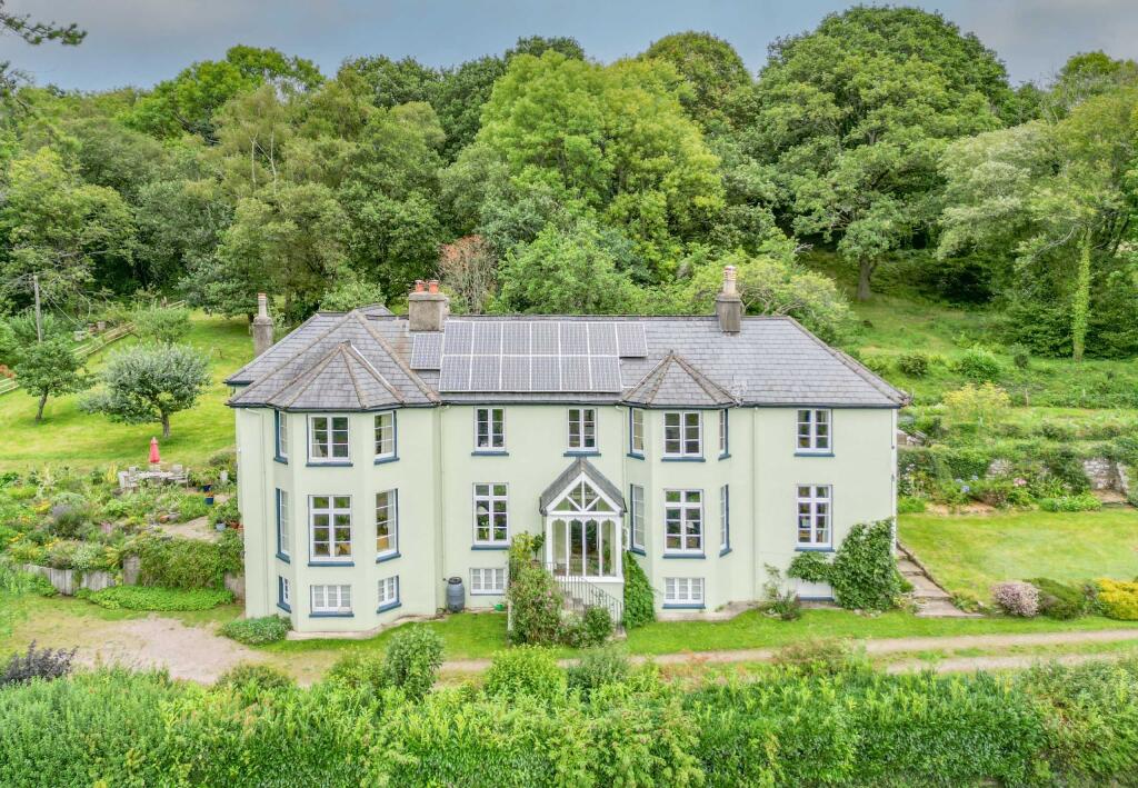 Main image of property:  Hewlesfield, Lydney