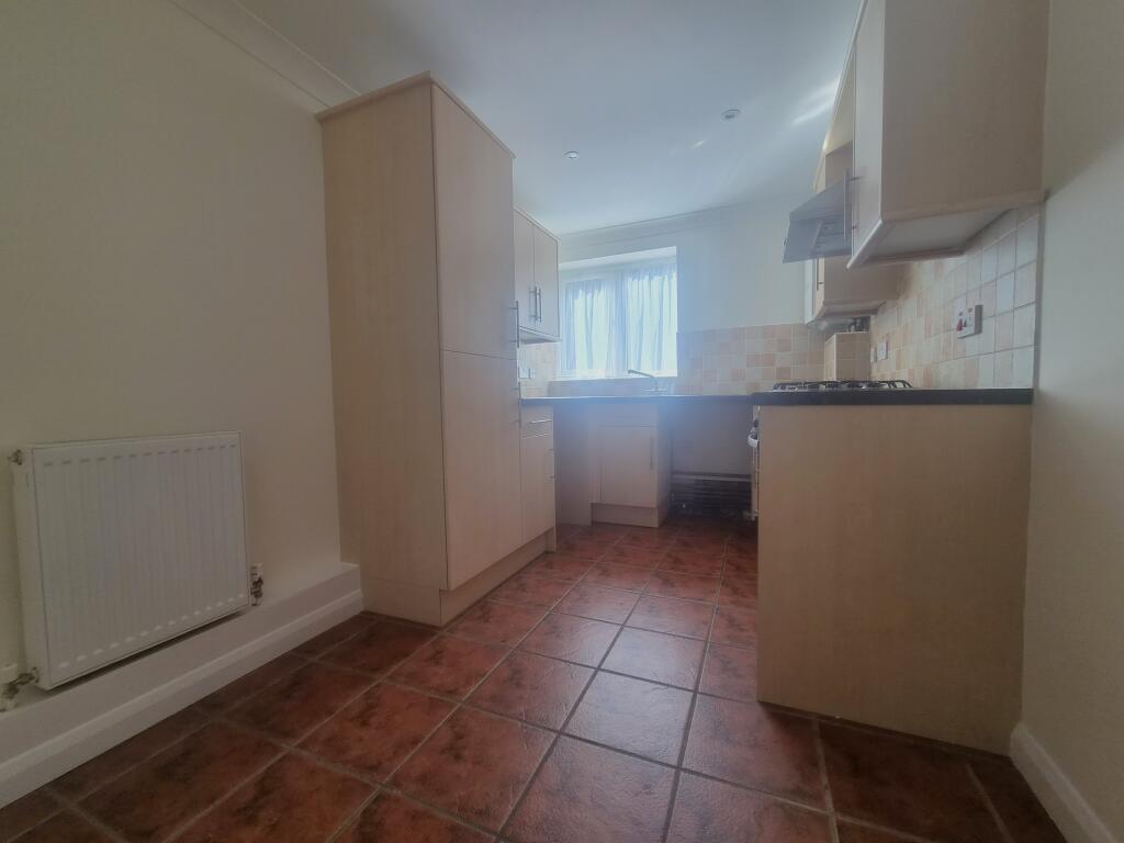 Apartment in Eastleigh, Hound - View 3