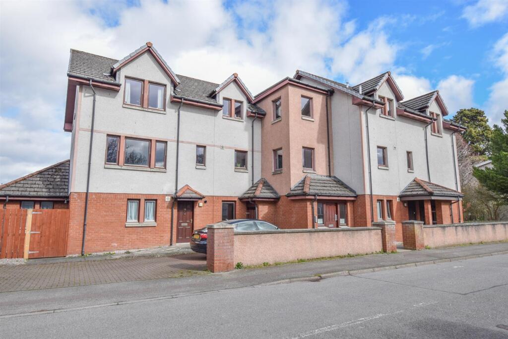 Main image of property: 17 Springfield Gardens, Inverness