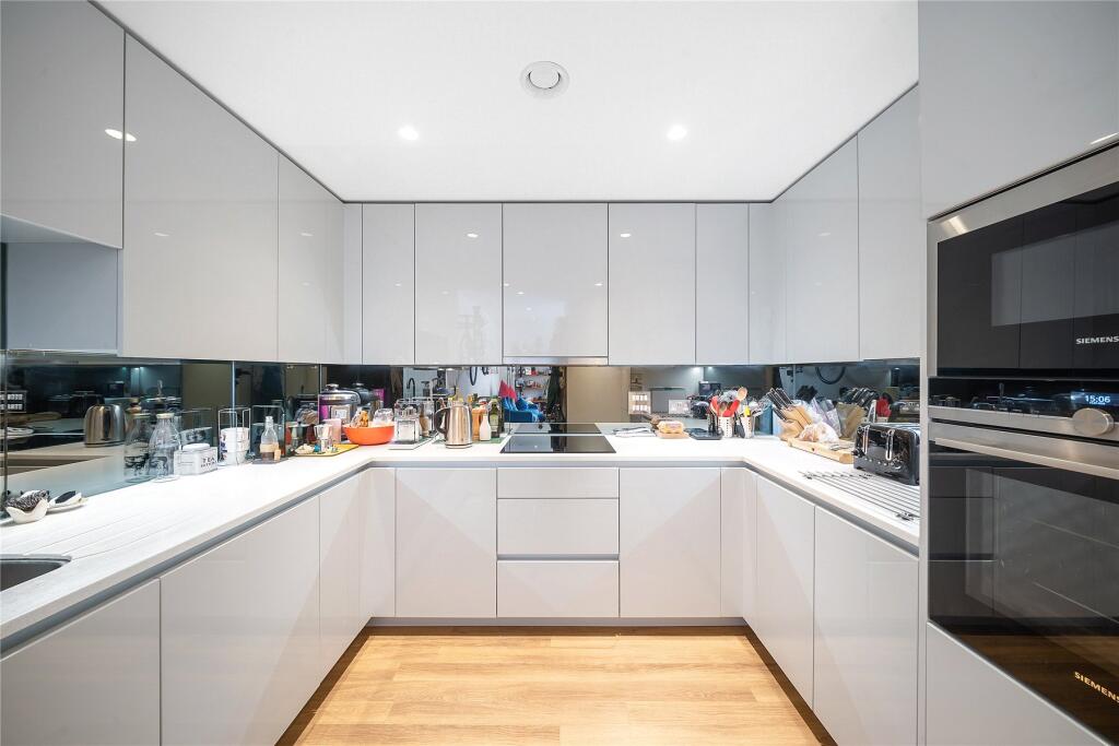 Apartment in London - View 3