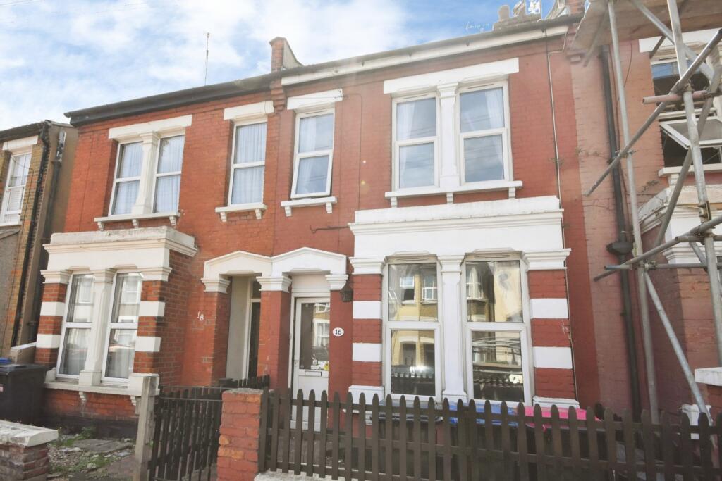 Main image of property: North Avenue, Southend-on-Sea, Essex, SS2