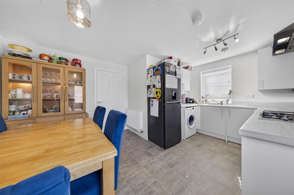 House in Northampton, Overstone - View 5