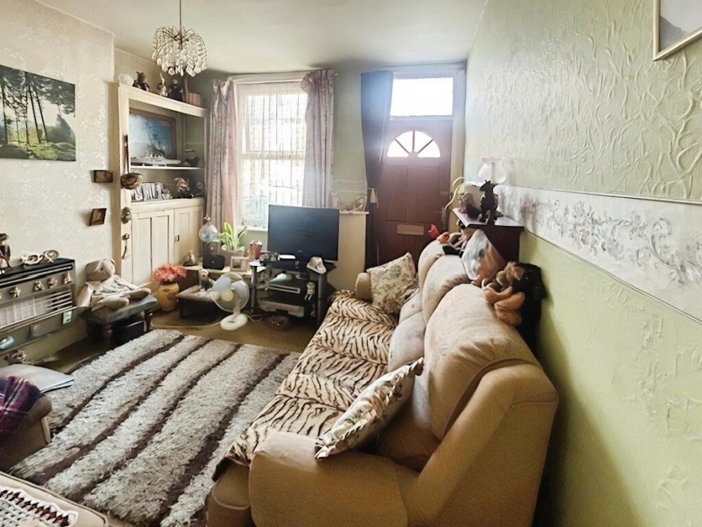 House in Nottingham, Nottinghamshire - View 4