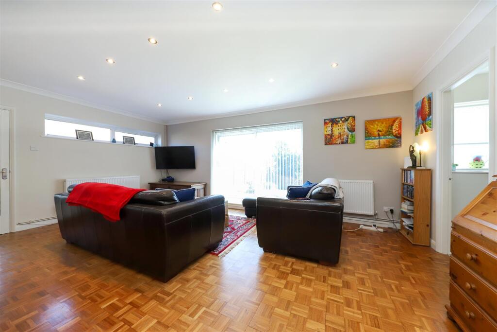 Roker Park Avenue, Ickenham - View 4