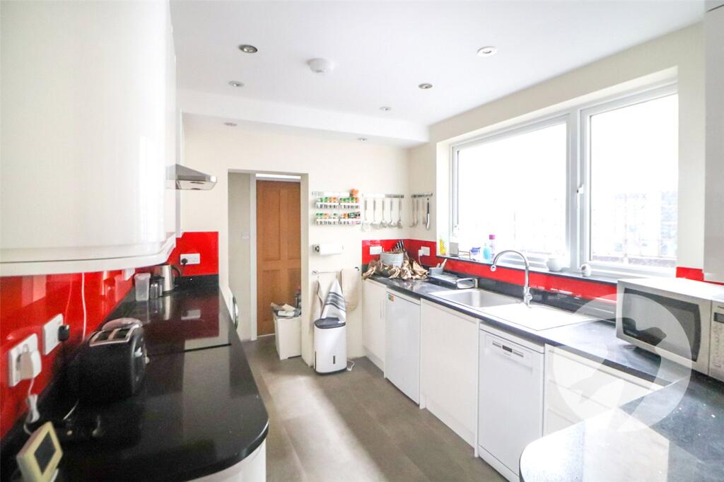 House in Dartford - View 5