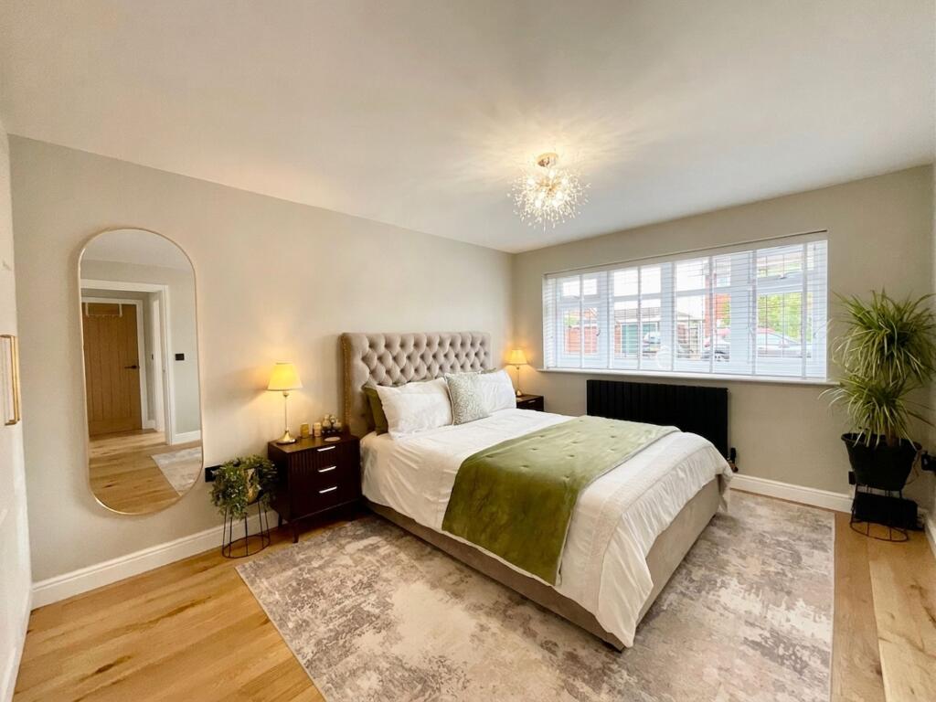 House in Stoke-on-Trent - More