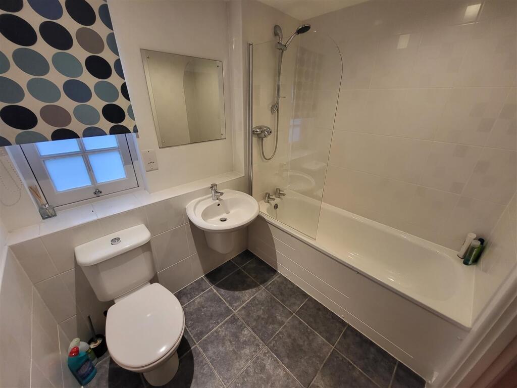 Apartment in Truro - More