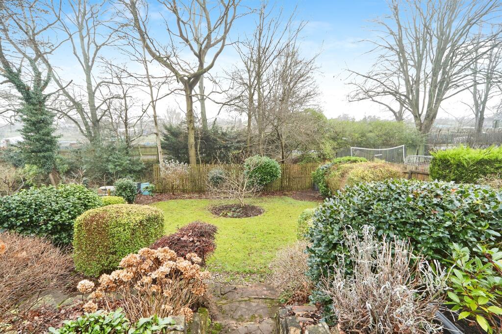 Allerton Grange Vale, Leeds photo 4